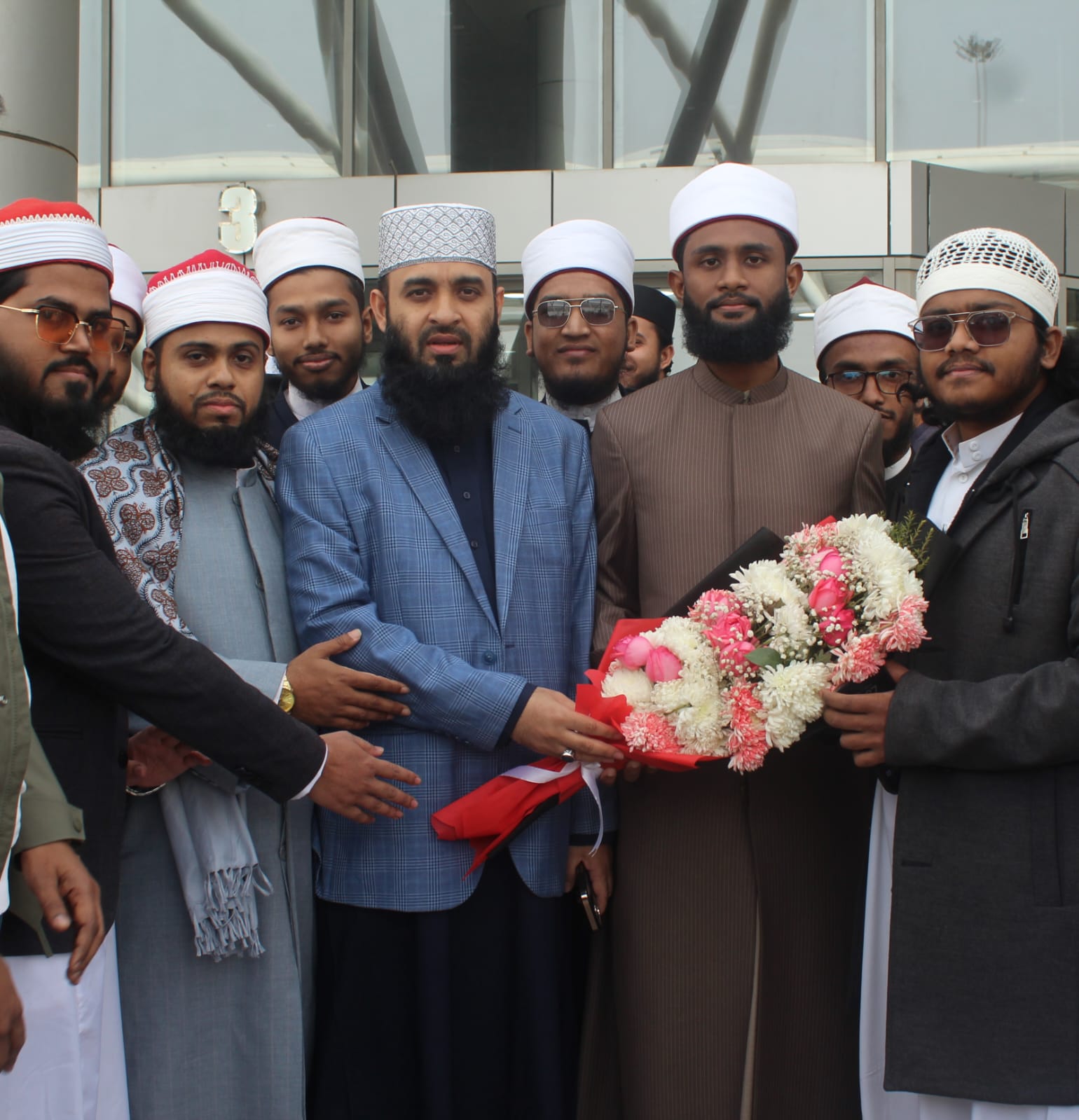 আজহারি ছাত্র থেকে সম্মানিত অতিথি: দীর্ঘ বিরতির পর মিশরে ফিরলেন ড. মিজানুর রহমান আজহারী