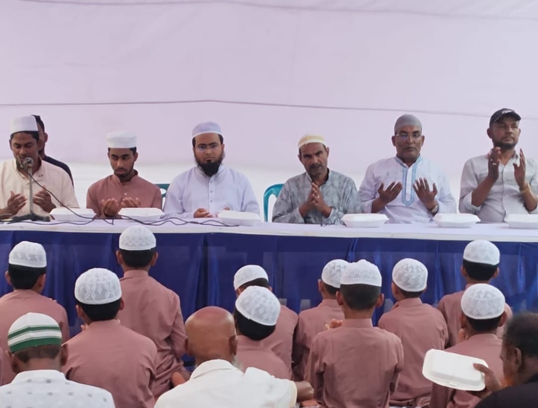 চাঁপাইনবাবগঞ্জে আসাদিয়া জেলা শাখার উদ্যোগে দোয়া ও ইফতার মাহফিল